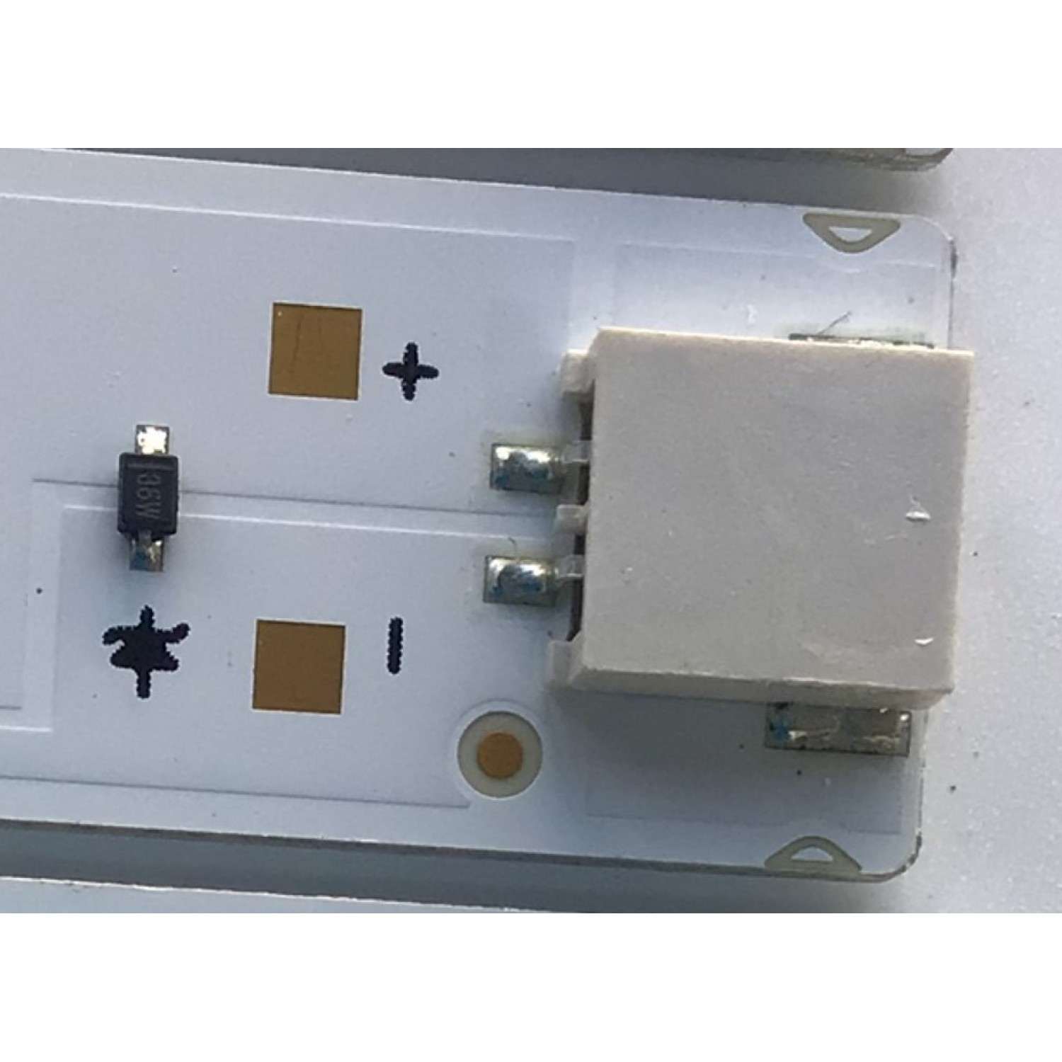 KIT DE LED'S PARA TV VIZIO (10 PIEZAS) / NUMERO DE PARTE 261501009370 / 261501009360 / F-60C-569X15-A-190918 / F-60C-617X15-B-190918 / V605A / V605B / P 0BM3B / PANEL SD600DU1.1 / MODELOS V605-G3 / V605-G3 LFTRYRKV - Imagen 2